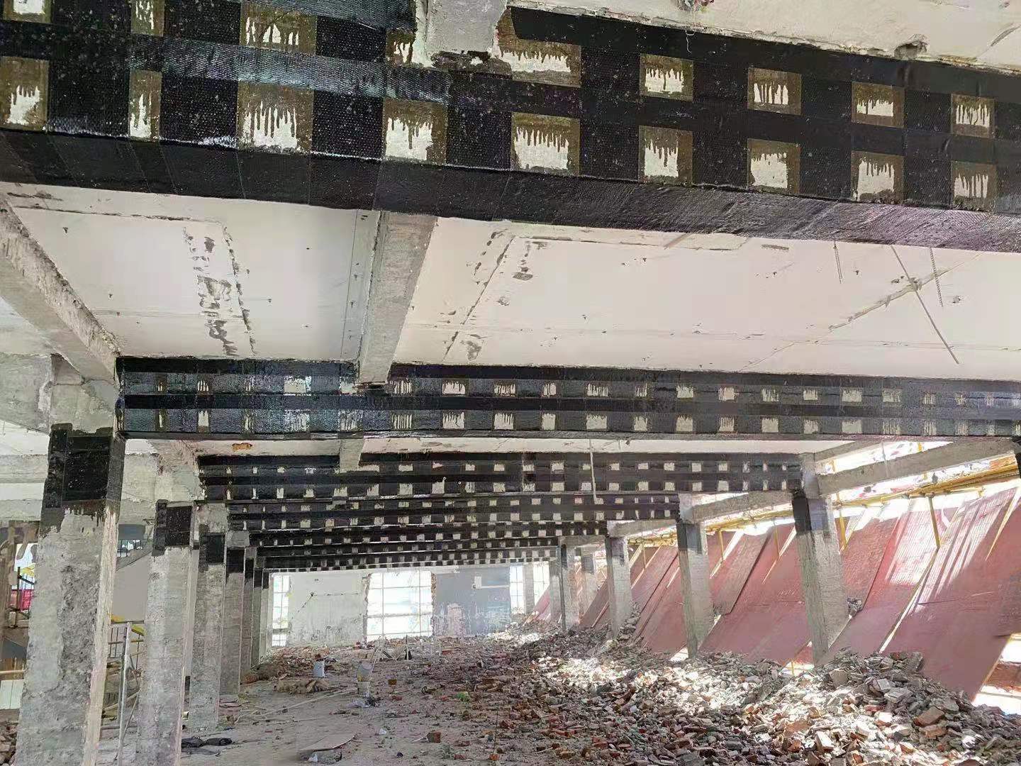 龙泉驿碳纤维加固对症处理好房屋